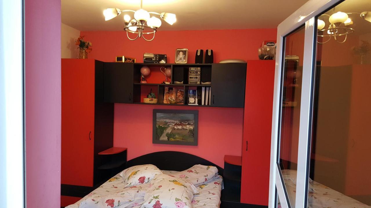 Casele Lena Bed and Breakfast Aldesti  Exterior foto