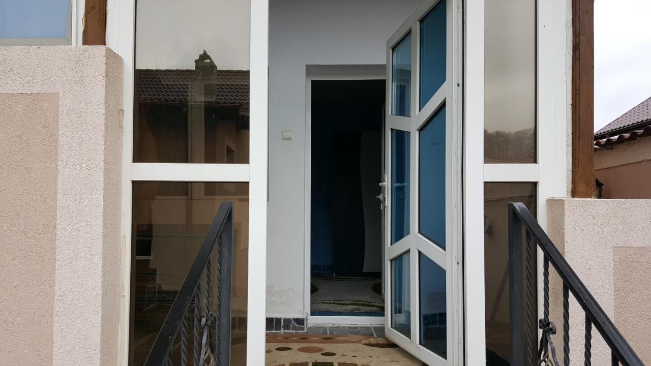 Casele Lena Bed and Breakfast Aldesti  Exterior foto